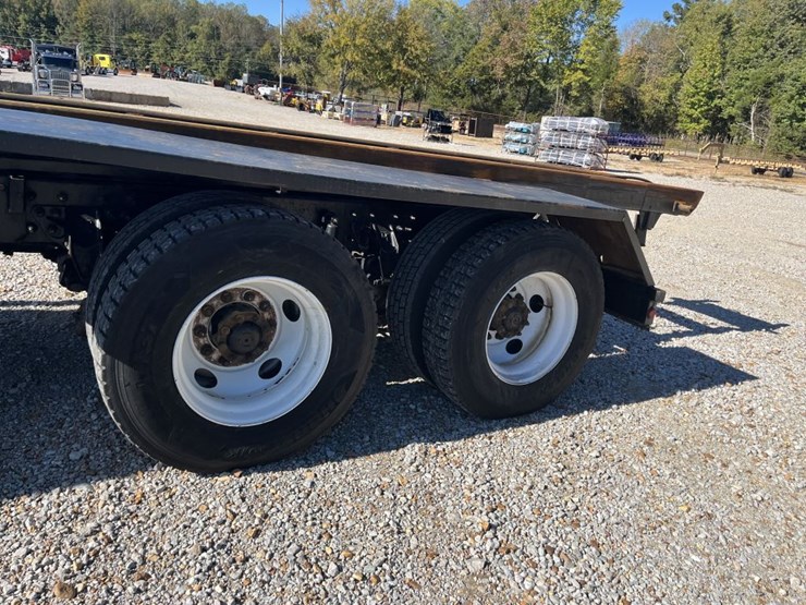 2012-international-7600-image-9