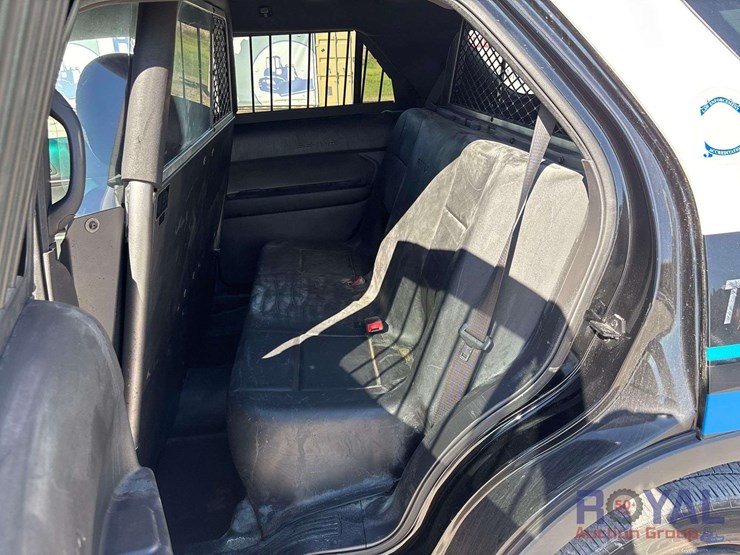 2015-ford-explorer-image-22