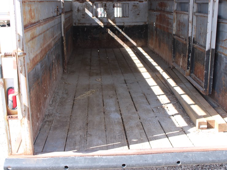 1994-titan-trailer-image-17