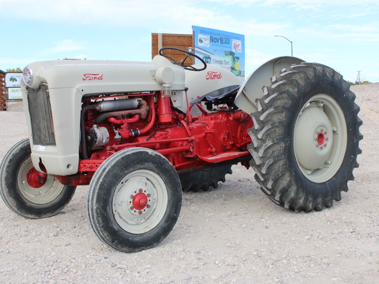 1957-ford-850-image-6