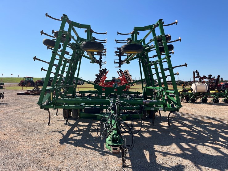 2013-john-deere-2210-image-7