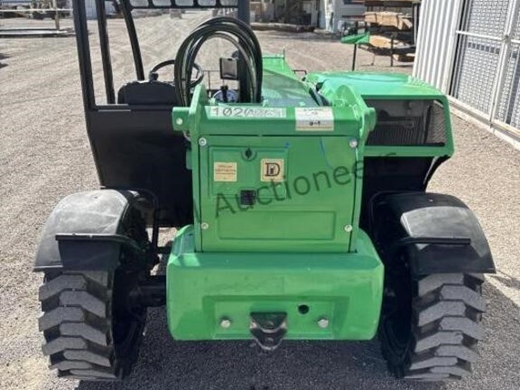 2017-genie-telescopic-material-handler-image-7