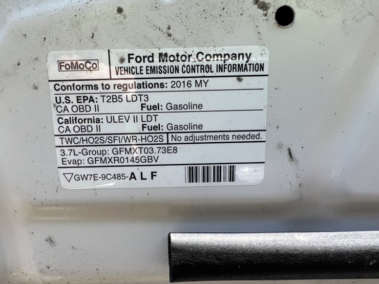 2016-ford-explorer-image-31