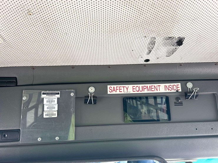 2007-freightliner-b2-image-16