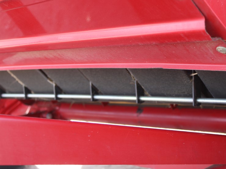 2015-new-holland-roll-belt-560-image-43