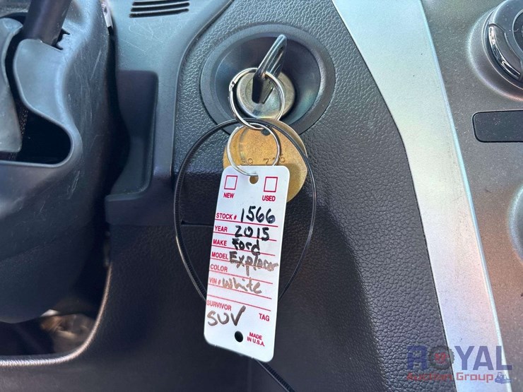 2015-ford-explorer-image-28