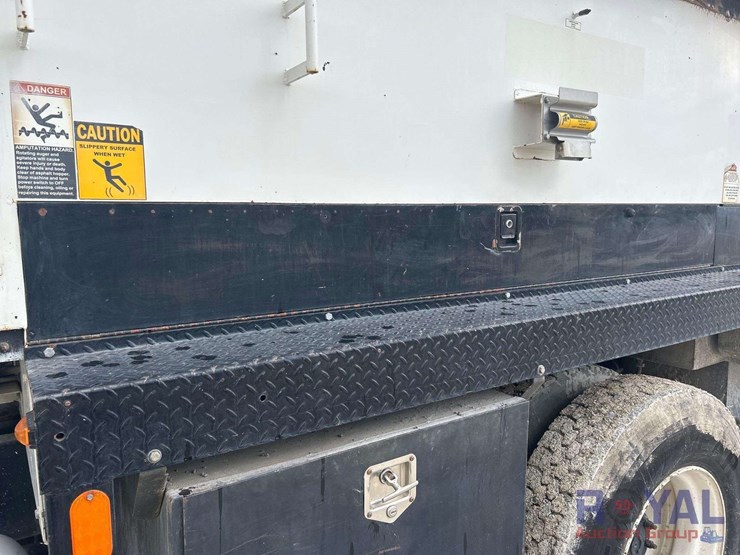 2012-freightliner-m2-106-asphalt-pothole-patcher-truck-image-31