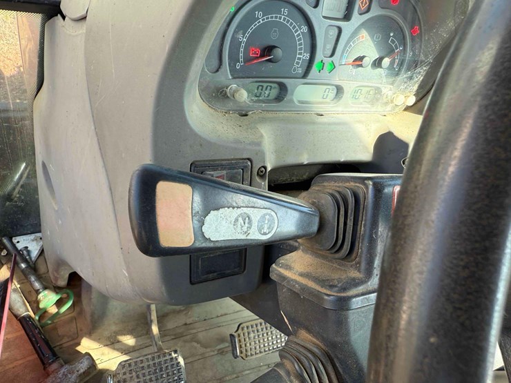 2021-massey-ferguson-7720s-dyna-6-tractor-image-14