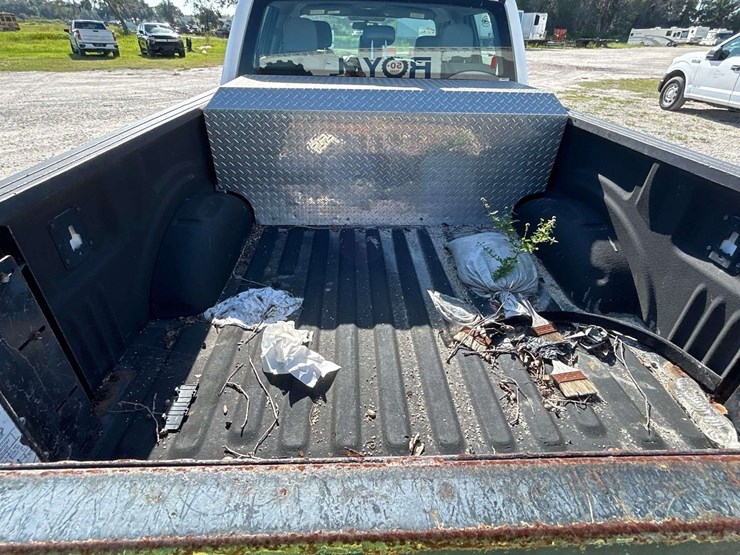 2017-ford-f150-image-23