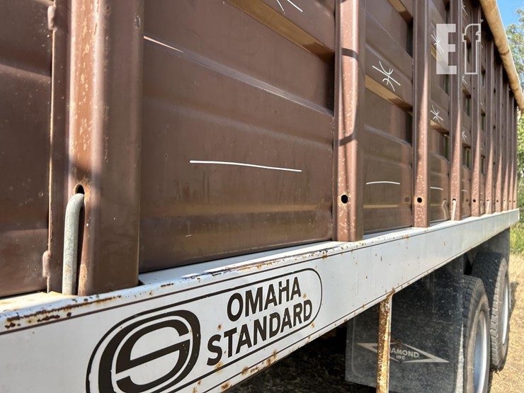 1982-international-s1700-image-15