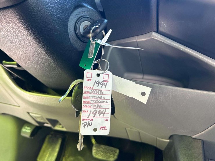 2013-toyota-tacoma-image-23