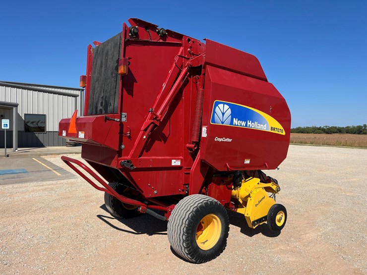 2013-new-holland-br7070-image-12