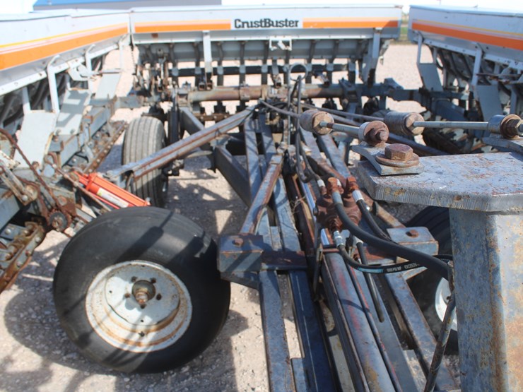 #2013-•-26-ft-crustbuster-grass-drill-image-9