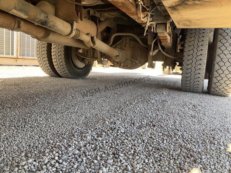 2005-ford-f550-image-30