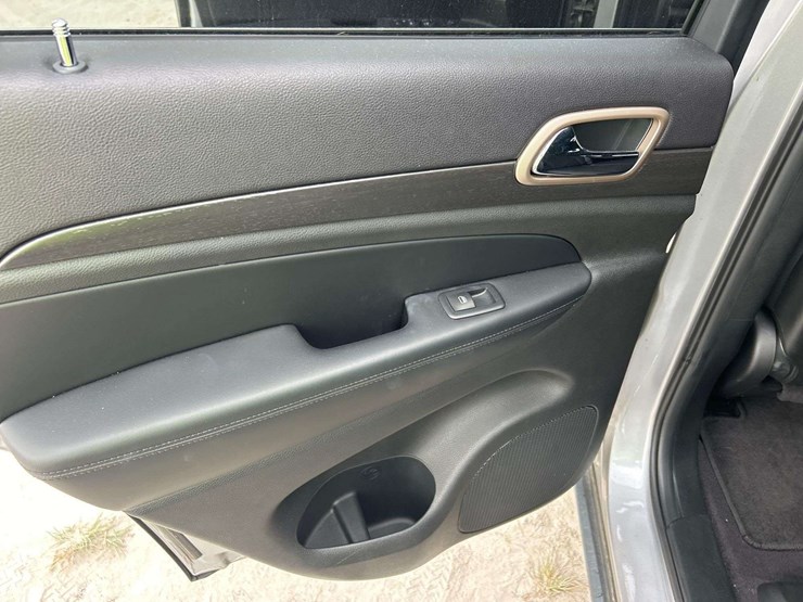 2017-jeep-grand-cherokee-image-20