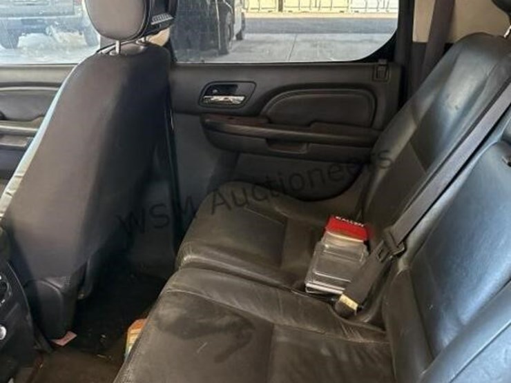 2007-cadillac-escalade-esv-image-23