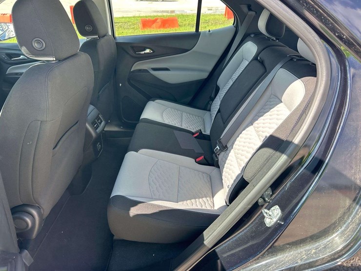2021-chevrolet-equinox-ls-image-17