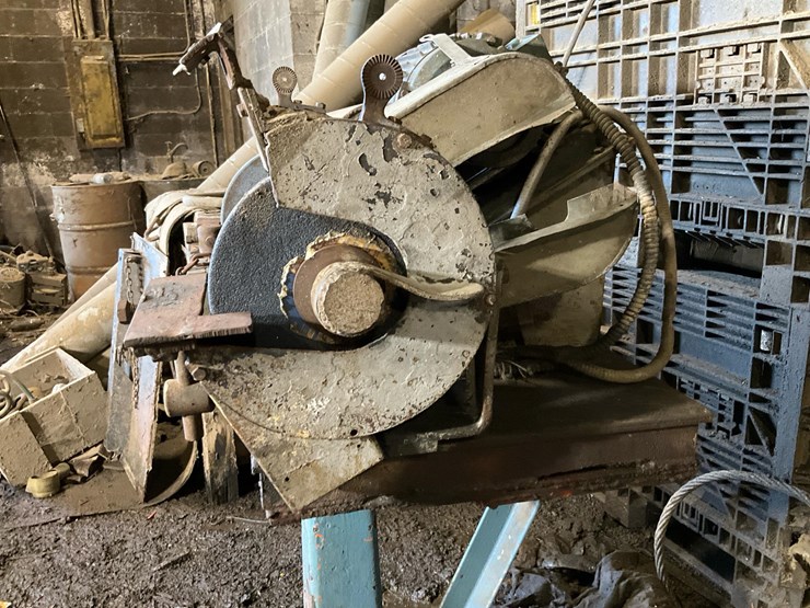 #152-•-dual-arbor-pedestal-grinder-image-6