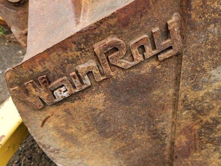 wain-roy-clam-shell-30"-bucket-image-5