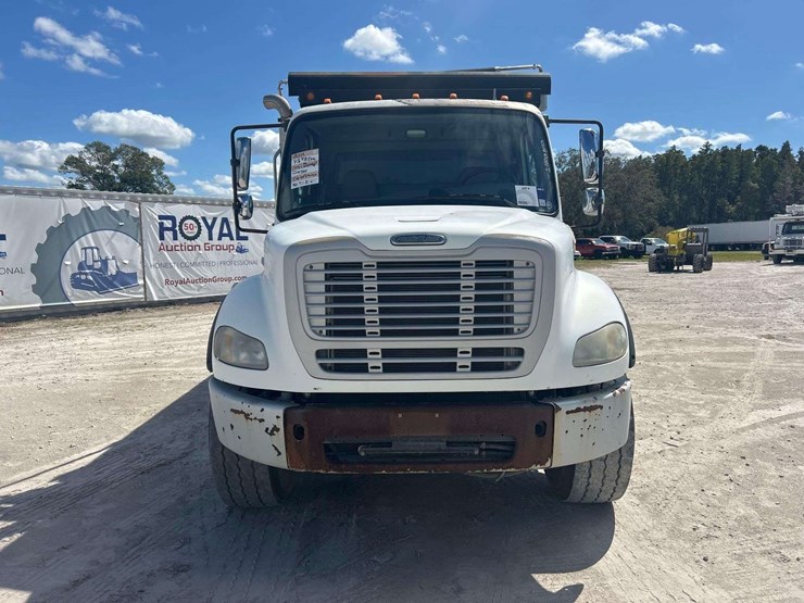 2011-freightliner-m2-112-tri-axle-dump-truck-image-24