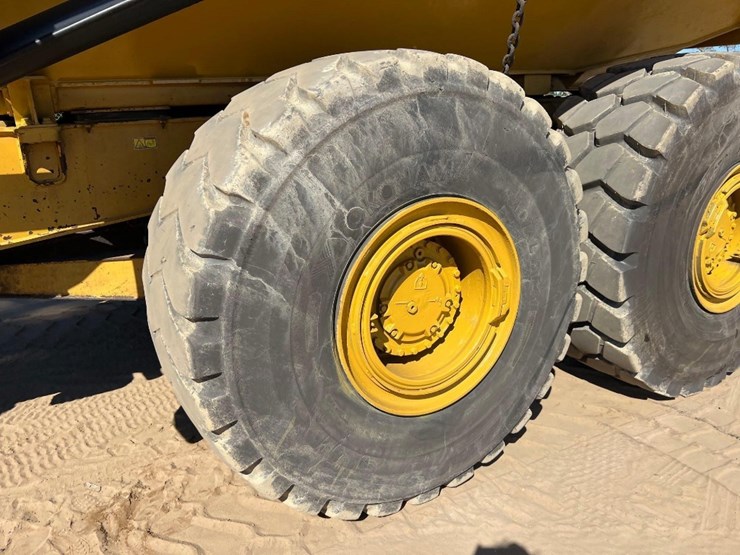 2019-caterpillar-740-gc-image-22