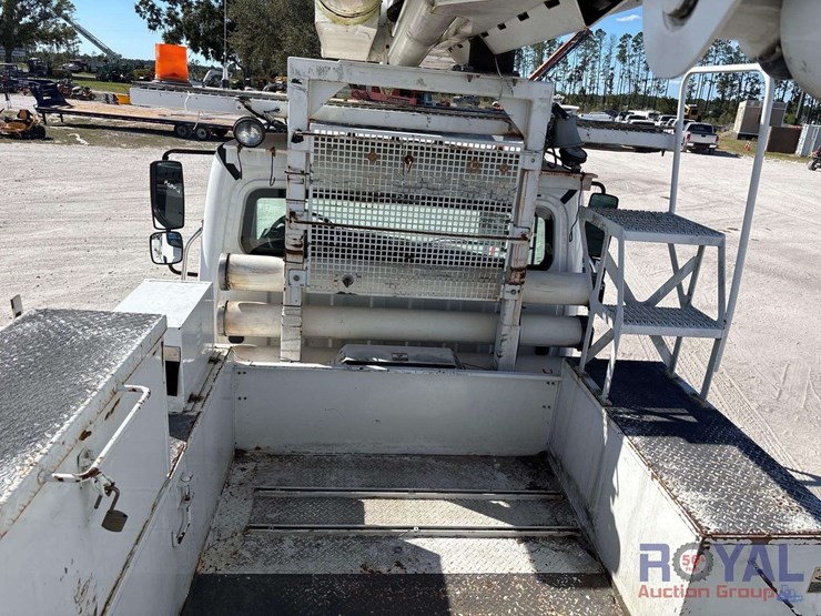 2016-freightliner-m2-106-4x4-altec-bucket-truck-image-31