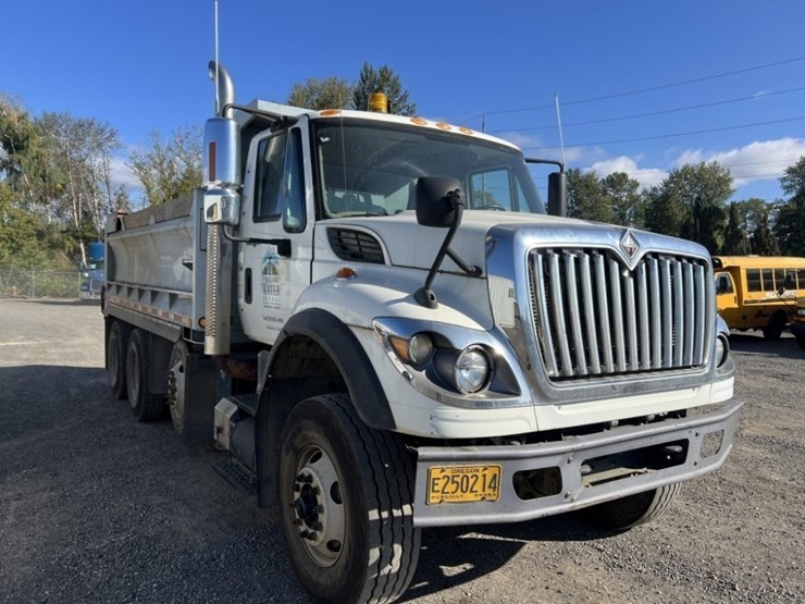 2009-international-7600-image-2