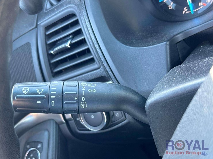 2016-ford-explorer-image-13