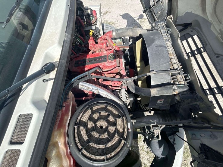 2020-freightliner-m2-106-elgin-eagle-series-4mf-street-sweeper-truck-image-13