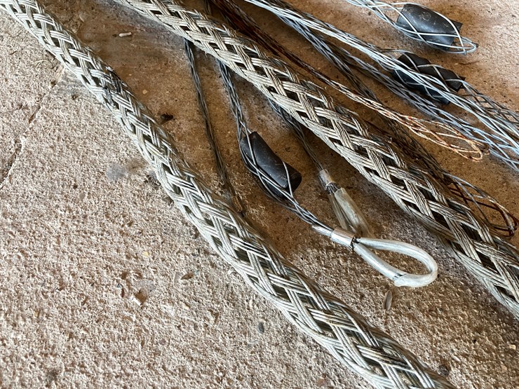 #1057-•-cable-socks-image-6