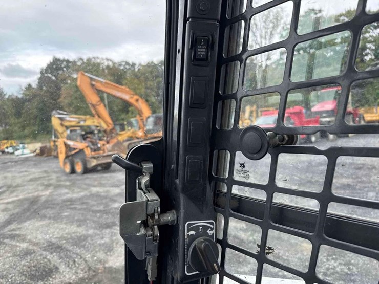 2021-bobcat-s740-image-24