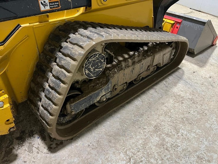 2023-deere-333g-image-18