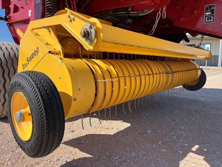 2013-new-holland-br7070-image-7