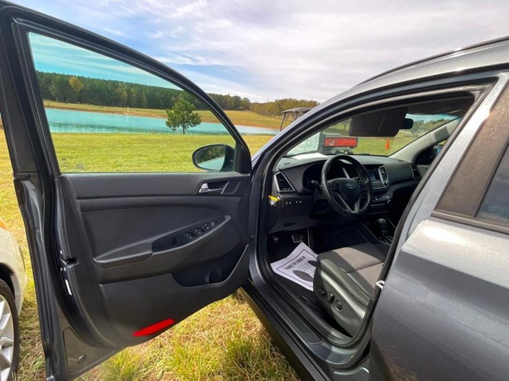 2017-hyundai-tuscon-(at,-1.6l,-miles-read-140074,-image-11