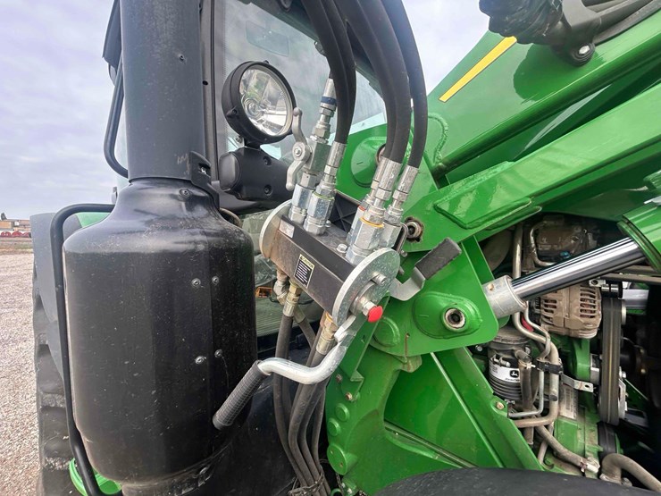 2015-john-deere-640-image-15