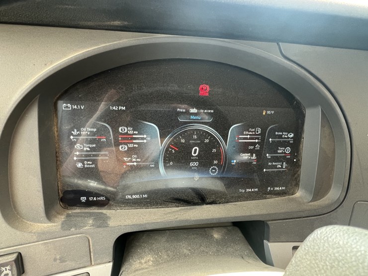 2022-kenworth-w990-image-15