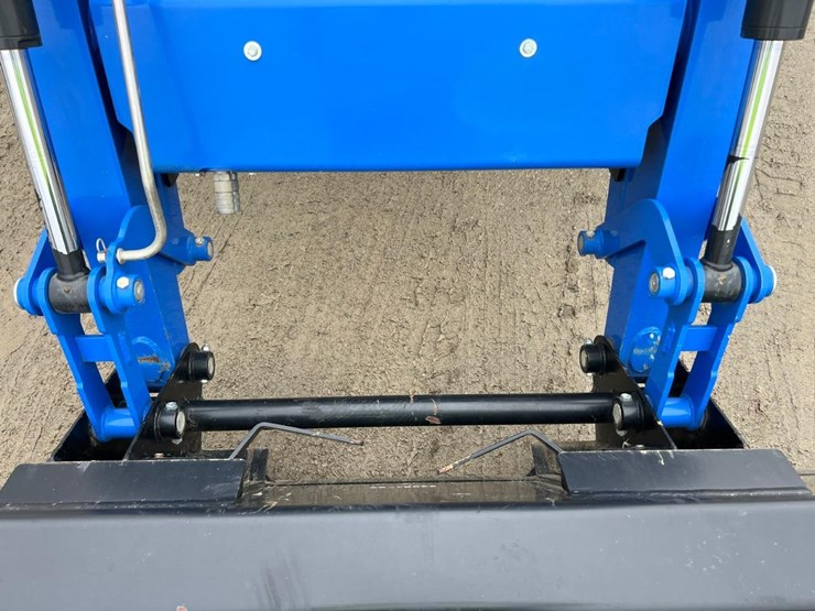 2017-new-holland-t4.75-image-10