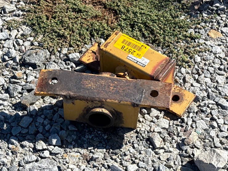 #2578-•-lot-of-(2)-shaft-carriers-inv#-2578-image-2