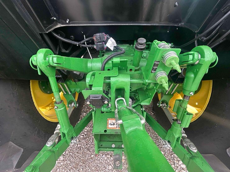 2021-john-deere-5075e-image-22
