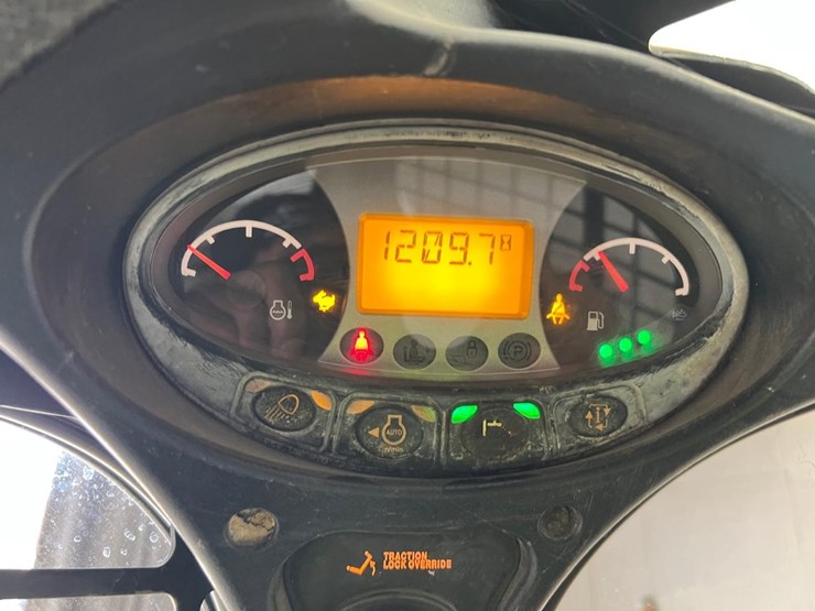 2017-bobcat-s770-image-18