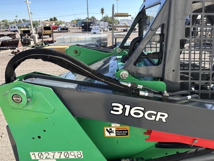 2020-deere-316gr-image-13