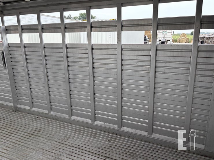 1995-featherlite-24-ft-image-11