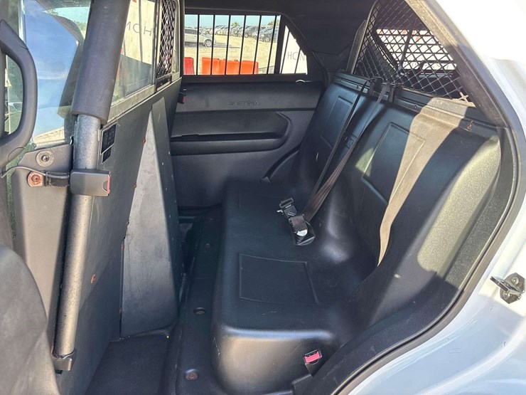 2018-ford-explorer-image-23