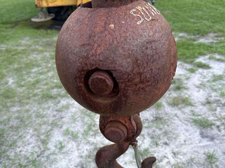 grove-4x4-rough-terrain-hydraulic-crane-image-12