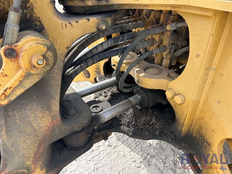 2005-deere-310g-image-24