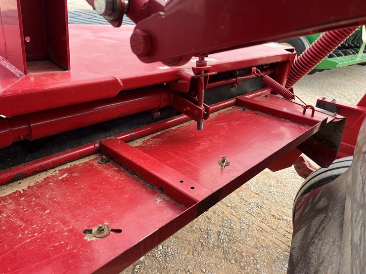 2014-new-holland-313-image-13