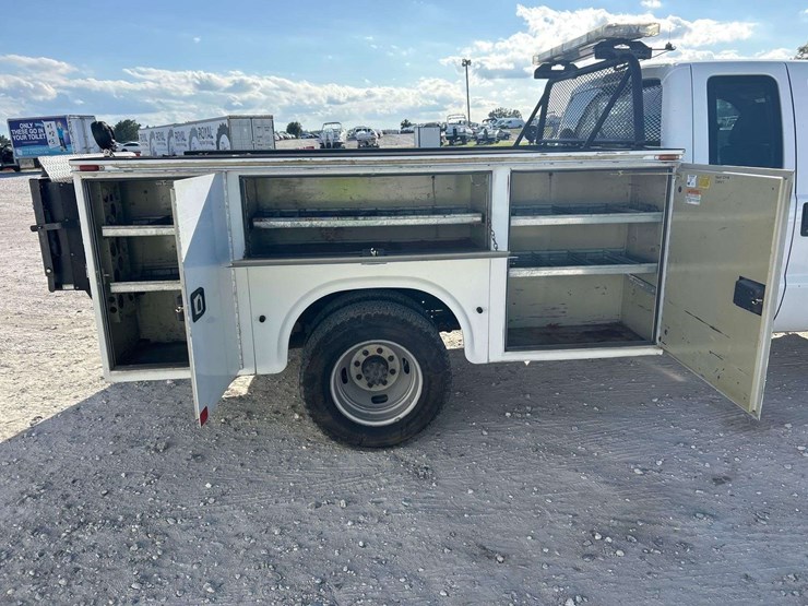 2015-ford-f350-image-21