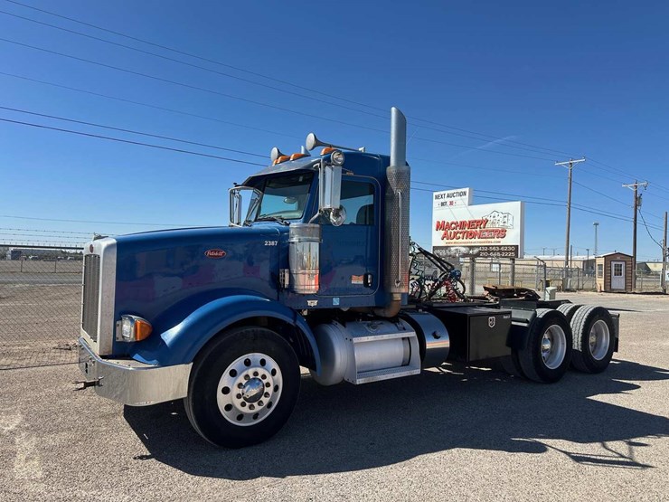 2013-peterbilt-367-image-1