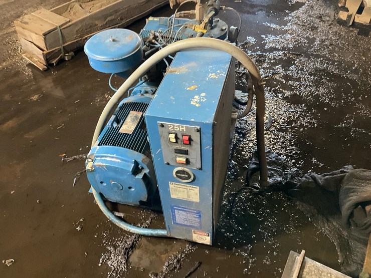 #148-•-ingersoll-rand-air-compressor-image-8