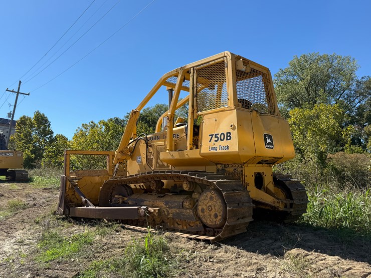 deere-750b-image-5